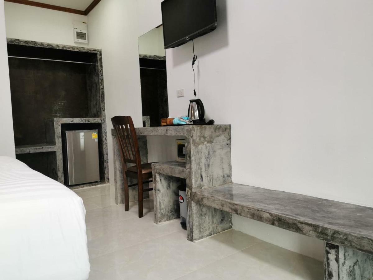 Laila​ Place Hotel Koh Lanta Exterior photo